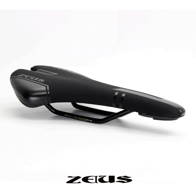 Zeus Saddle (Zeus Saddle)